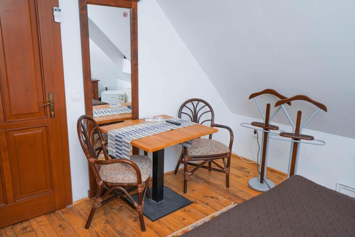 Pensiunea Gasthaus Alte Post Sighişoara Habitación foto